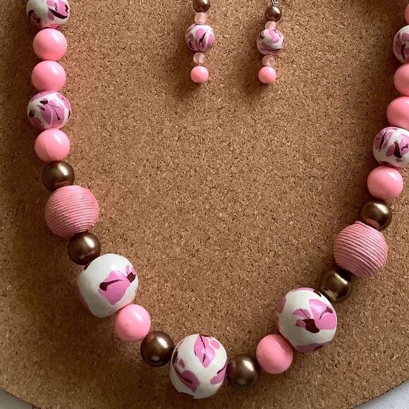 NWOT PINK SPRING EASTER HAND MADE PAINTED BEADS LONG NECKLACE EARRINGS SET - Picture 1 of 11